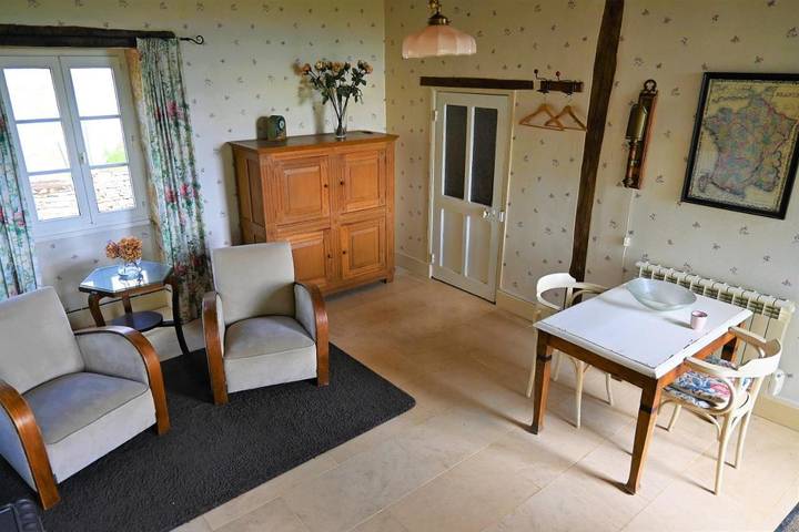Location de vacances pour 2 personnes, avec vue et jardin à Champallement - 3
