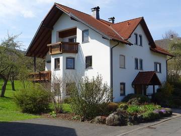 Ferienwohnung für 3 Personen, mit Terrasse und Ausblick sowie Garten in Rhön-Hessen