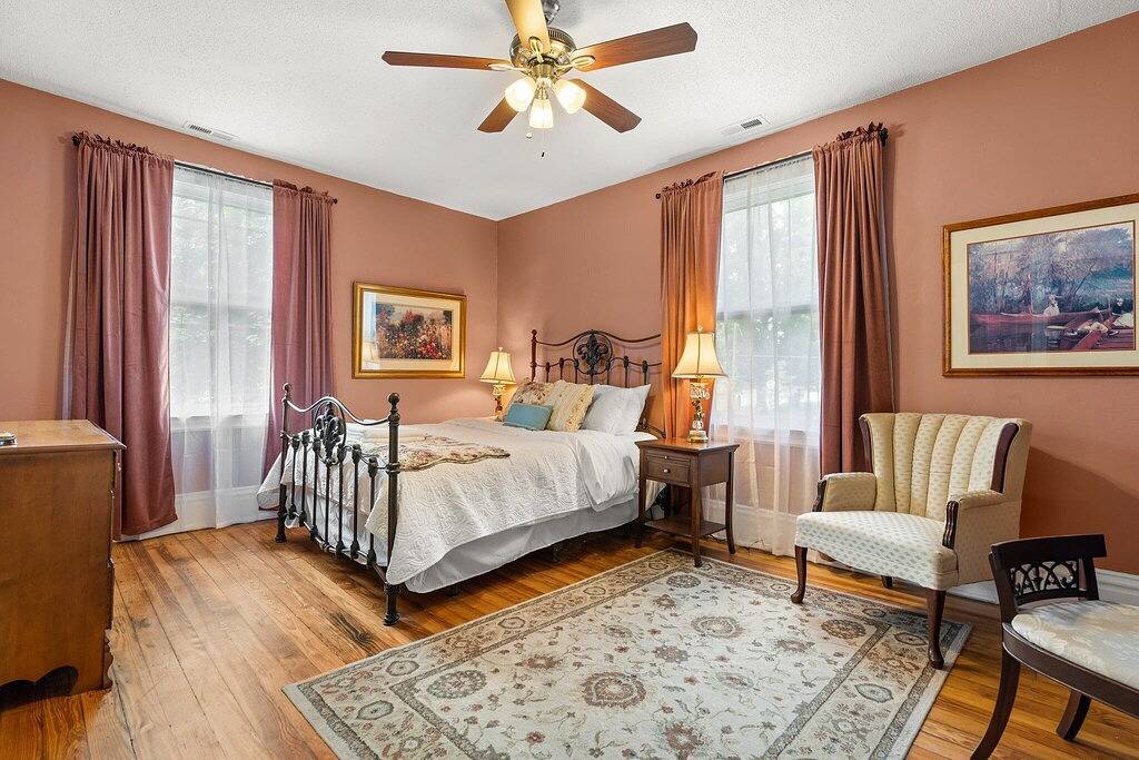 Family-Friendly • Steps to Ecusta Trail/Ecusta Market & Café • Near Downtown Hvl in Hendersonville, Henderson County (NC)