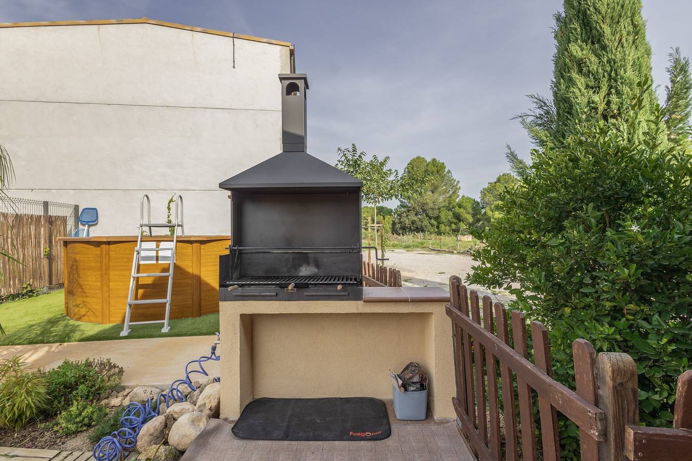 Ganze Wohnung, Apartment 'Amb Piscina Alta' mit privatem Pool, Wlan und Klimaanlage in Sant Martí Sarroca, Barcelona Binnenland