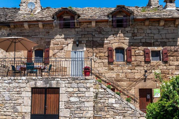 Location de vacances pour 6 personnes, avec terrasse à Les Bondons