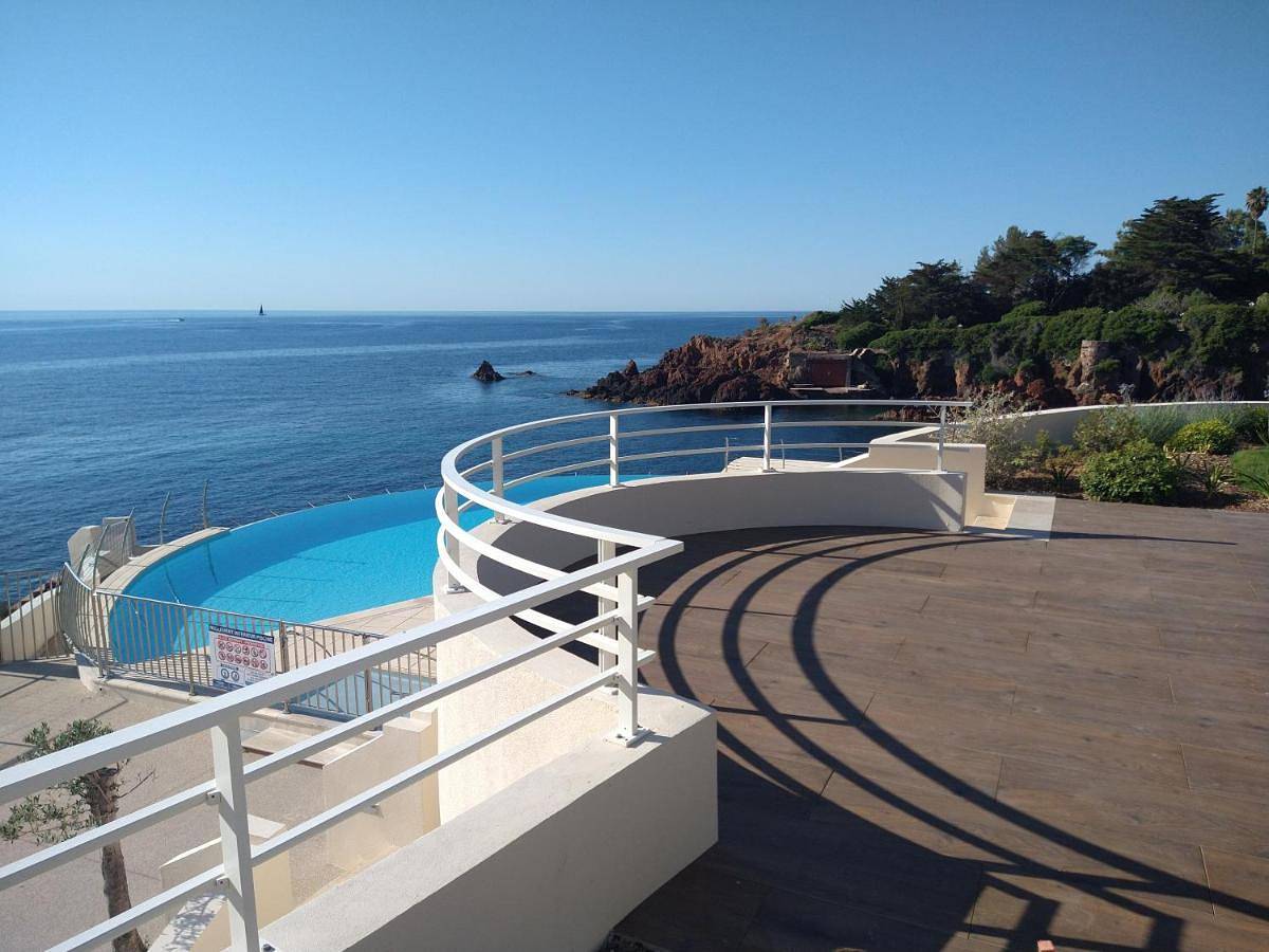 Appartement entier, One-Bedroom Apartment in Le Trayas, Saint-Raphaël