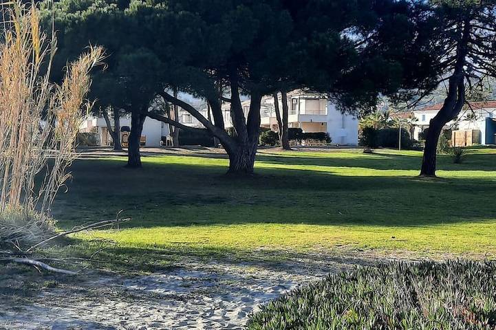 Appartement de vacances pour 4 personnes, avec piscine ainsi que jardin et terrasse