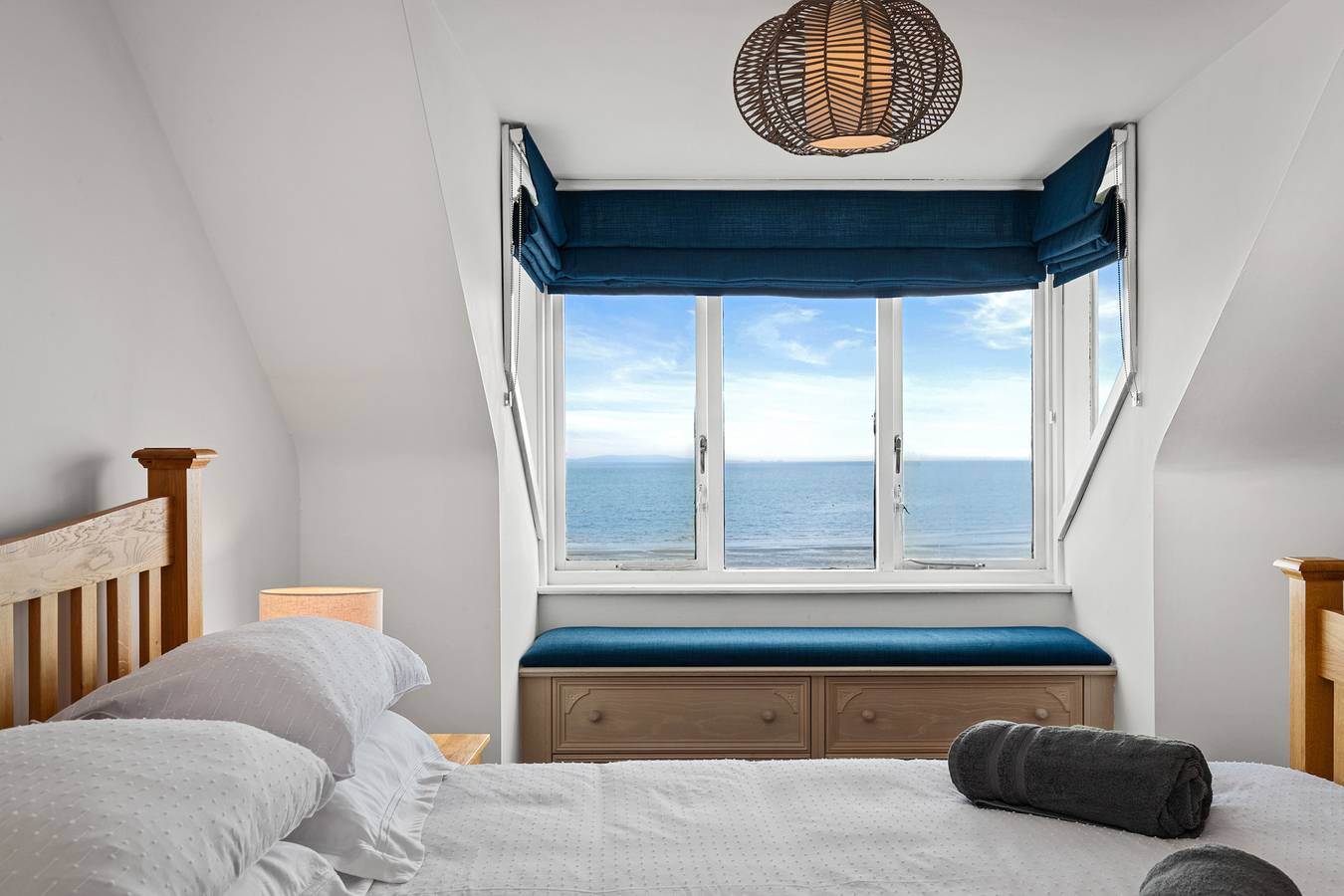 Penrose - Beach House with Direct Beach Access in Saundersfoot, Pembrokeshire
