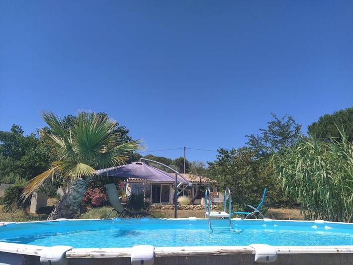 Maison d’hôte pour 2 personnes, avec Terrasse et Jardin ainsi que Piscine et Vue