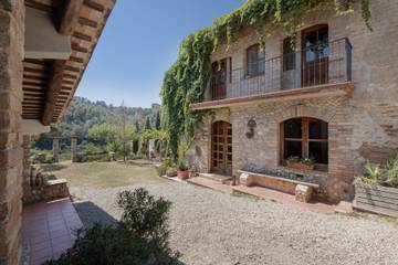 Villa for 15 Guests in els Hostalets de Pierola, Penedes DO, Picture 2