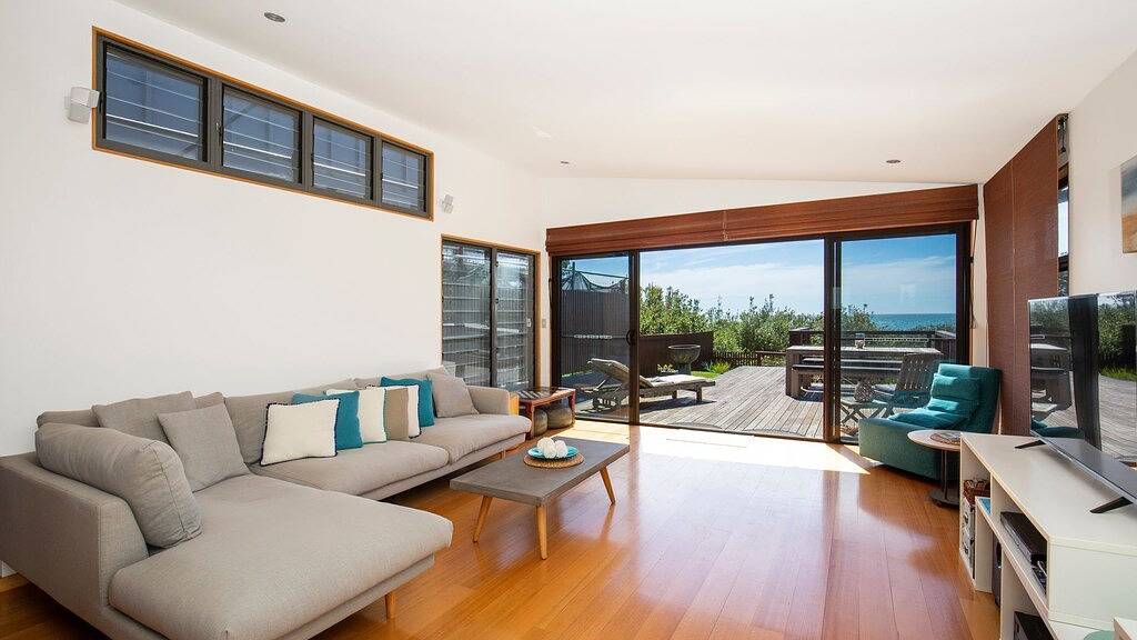 Illaroo - Absolute Beachfront with Spa in Culburra Beach, New South Wales