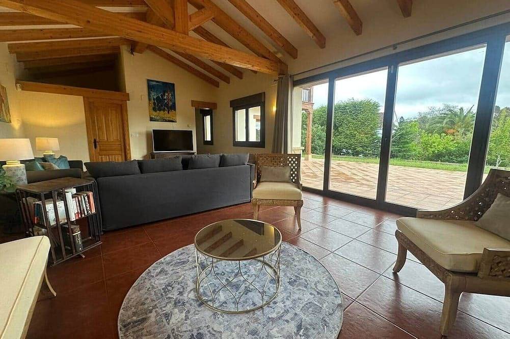 Casa Eloy: Ruhe & Komfort mit beheiztem Pool in Argüeru, Villaviciosa