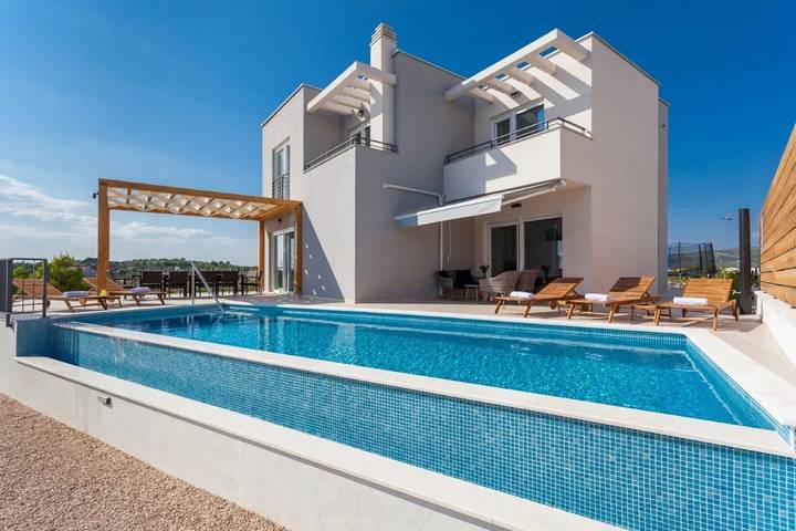 Villa pour 12 personnes, avec jardin et piscine à Šibenik - 2