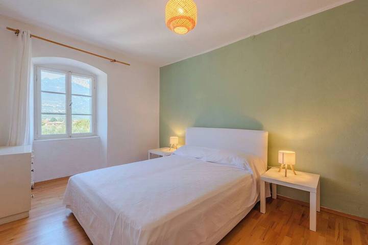 Wunderbares alleinstehendes Ferienhaus für 8 Leute mit  W-Lan, TV, Innenhof und Haustiere erlaubt in San Giorgio (Trient), Arco