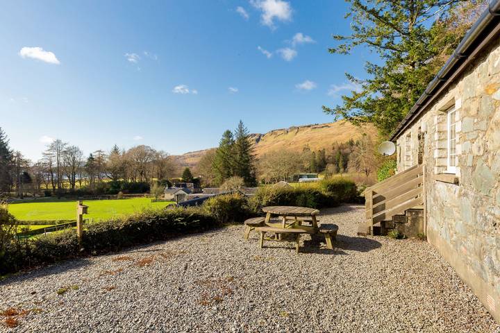 Cottage for 6 people, with pool in Scotland