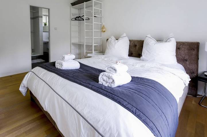 Ferienhaus für 4 Personen, mit Terrasse und Garten in Bergpark Wilhelmshöhe - 2