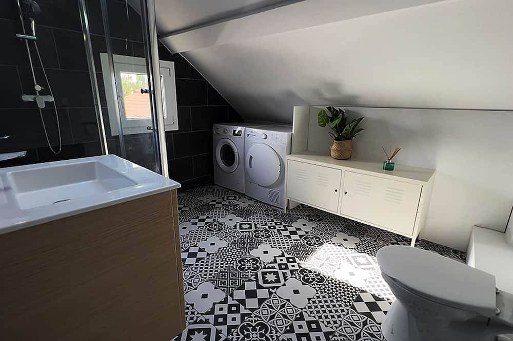 Entire apartment, Appart 4 sleeps-10 min from Paris-clim-wifi in Argenteuil, Val-d'Oise