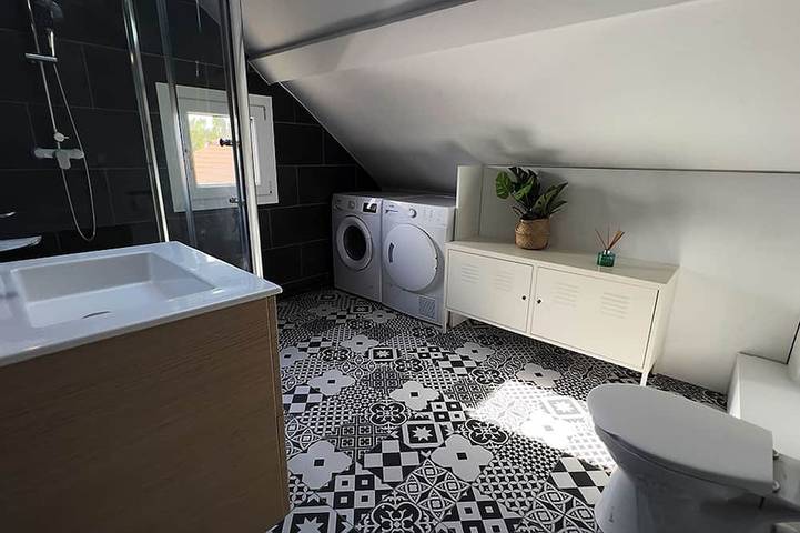 Ganze Wohnung, Appart 4 sleeps-10 min from Paris-clim-wifi in Argenteuil, Val-d'Oise