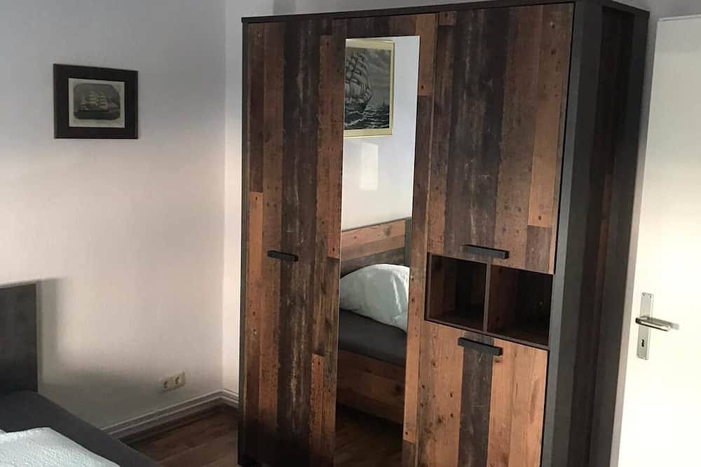 Ganze Wohnung, Ruhige 3 Zi., Küche, Bad. 80 qm, Balkon u. Garten mitten in der Stadt in Peine, Braunschweig und Umgebung