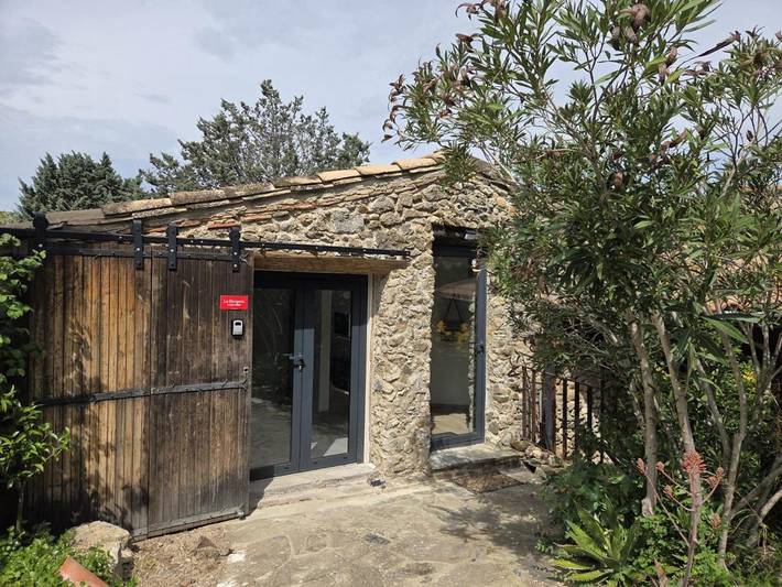 Location de vacances pour 2 personnes, avec vue et terrasse à Vailhan - 4