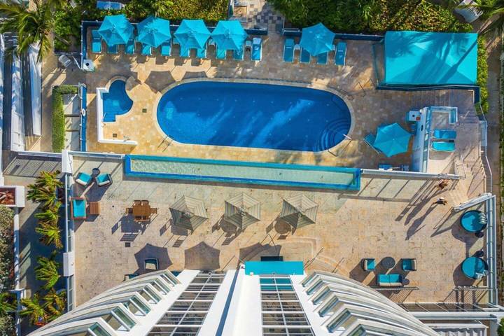 Vacation rental for 4 people, with yard and balcony as well as pool, kid friendly in Sunny Isles Beach