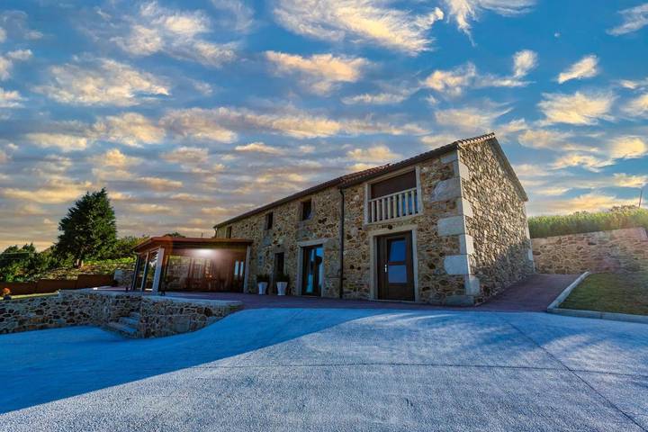 Maison d’hôte pour 2 personnes, avec terrasse ainsi que vue et jardin à Muxía