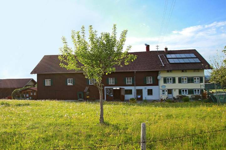 Ferienwohnung für 4 Personen, mit Terrasse und Ausblick in Heimenkirch