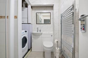 Vacation Rental for 11 Guests in Oxford, Oxfordshire, Picture 4