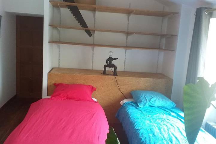 Location de vacances pour 6 personnes, avec jardin, animaux acceptés à Beaulieu-sous-la-Roche - 3