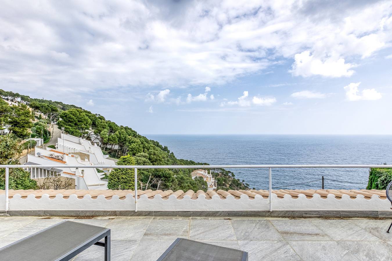 Apartamento entero, Apartamento 'La Terrasse De La Mer 6-Résidence' con vistas al mar, Wi-Fi y aire acondicionado in sa Tuna, Begur