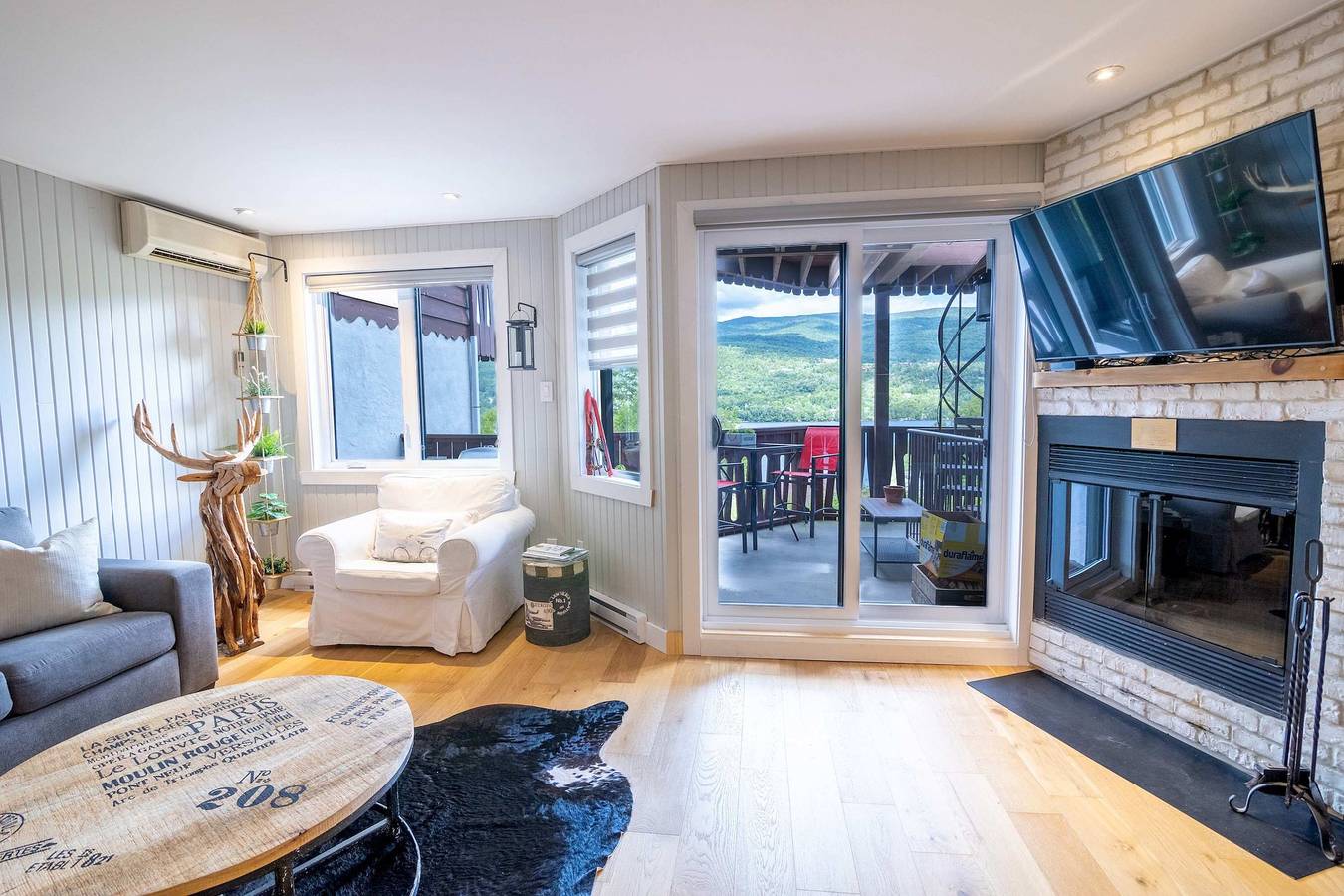 Apartamento entero, Epic Lake View - Tremblant Panoramic View in Quebec