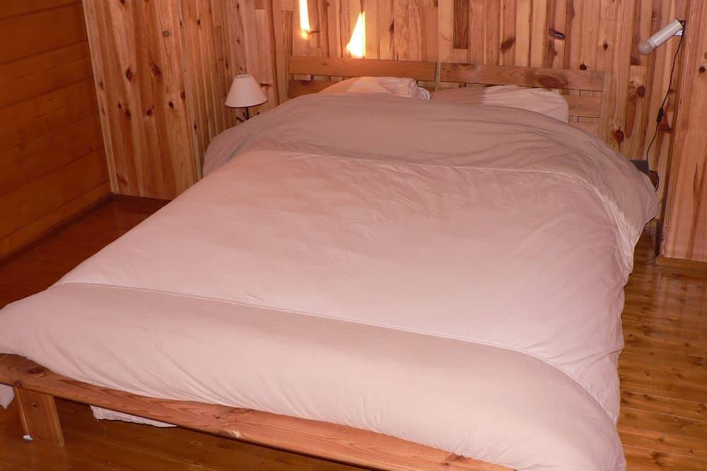 Chalet 70 m2 - 6 Pers - in der Nähe von Mont Dore / Super Besse - 1000 m2 eingezäuntes Grundstück in Tauves, Regionaler Naturpark Volcans d'Auvergne