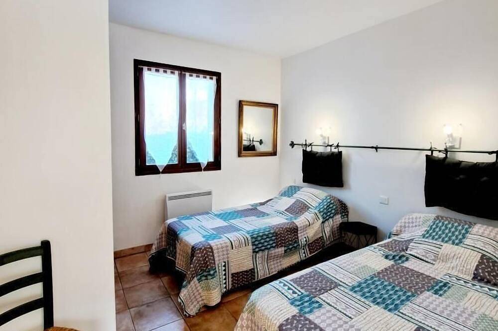 House with pool, air conditioning, close to the beach in Six-Fours-les-Plages, Region de Toulon