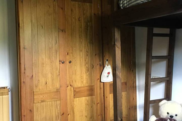Entire apartment, Cozy first floor, with pool and spectacular views in Olopte (La Solana) in Isòvol, Catalan Pyrenees