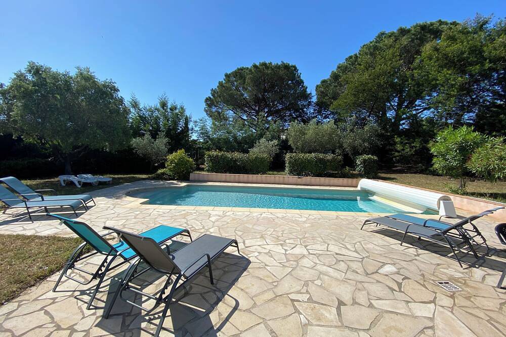 Villa mit Pool, großer Garten 500 Meter vom Strand entfernt. in La Croix-Valmer, Draguignan Region