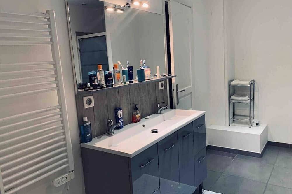 Entire apartment, 130 m2 designer loft in Châlons-en-Champagne, Marne