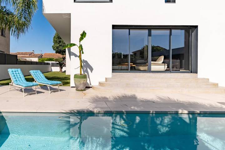 Location de vacances pour 8 personnes, avec Jacuzzi et Terrasse ainsi que Jardin et Piscine à Lattes - 2