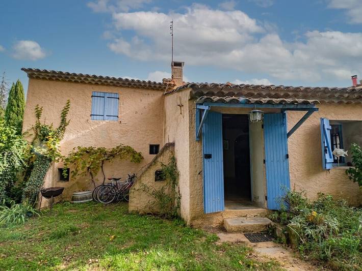 Casa de vacaciones en Goult con barbacoa. in Gargas, Parque natural regional del Luberon