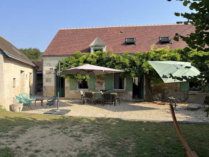 Location de vacances pour 8 personnes, avec terrasse et vue à Francueil