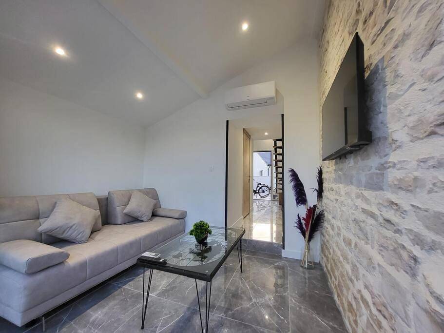 Appartement entier, Le cosy 2 personnes in Oslon, Région de Chalon-sur-Saône