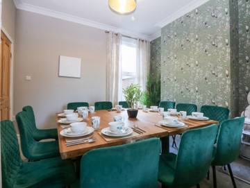 Holiday Rental for 11 People in Colwyn Bay, Conwy region, Photo 2