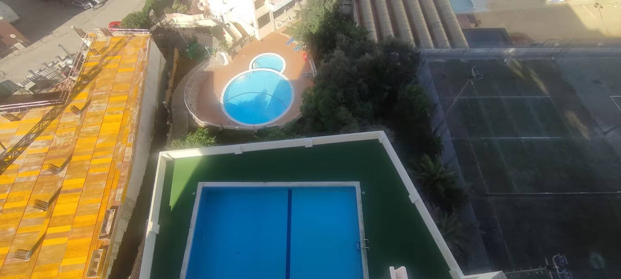 Ganze Wohnung, Ferienwohnung 'T2 Edificio Cruzeiro' mit privatem Pool, Wi-Fi und Klimaanlage in Praia da Rocha, Portimão