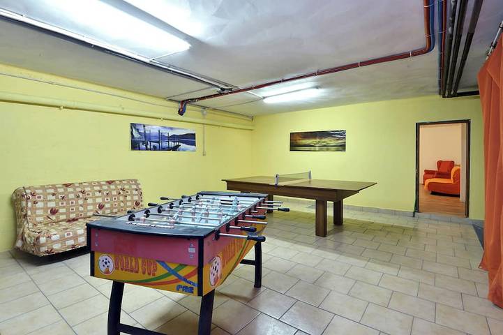 Ganze Wohnung, Apartment 8: secluded and quiet. Cool and comfortable in Manerba del Garda, Gardasee-Berge