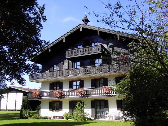 Ferienwohnung für 5 Personen, mit Garten und Balkon, kinderfreundlich