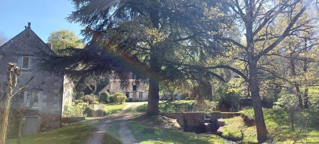 Chambre d’hôte pour 2 personnes, avec Terrasse et Jardin ainsi que Piscine et Vue à Saint-Georges-sur-Cher