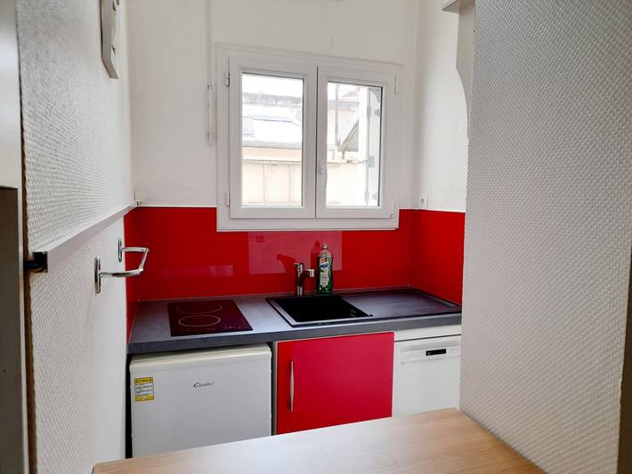 Apartamento entero, Apartamento cerca del centro y la playa de Arcachon con parking y terraza in Arcachón, Region de Arcachon