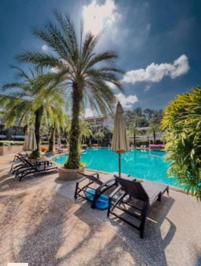 Gîte pour 6 personnes, avec balcon ainsi que jacuzzi et piscine dans Nai Thon Beach