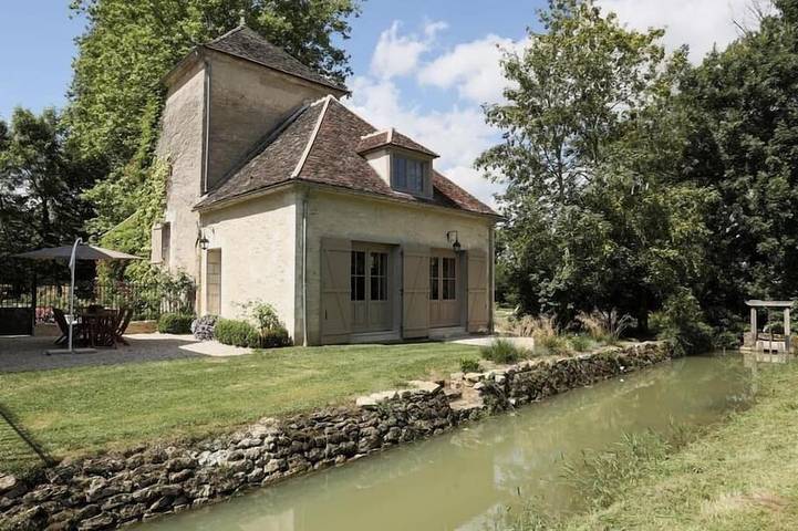 Gîte pour 6 personnes, avec jardin ainsi que terrasse et jacuzzi à Rouvray