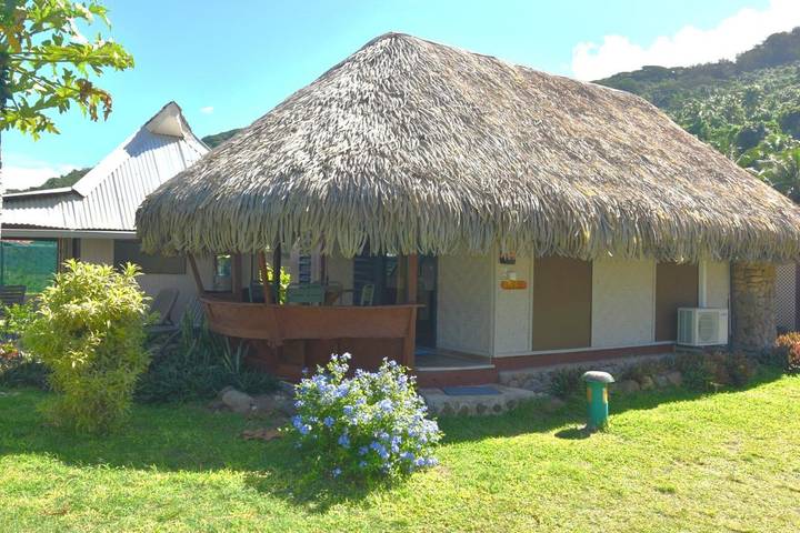 Maison d’hôte pour 4 personnes, avec vue et jardin dans Ha'apiti