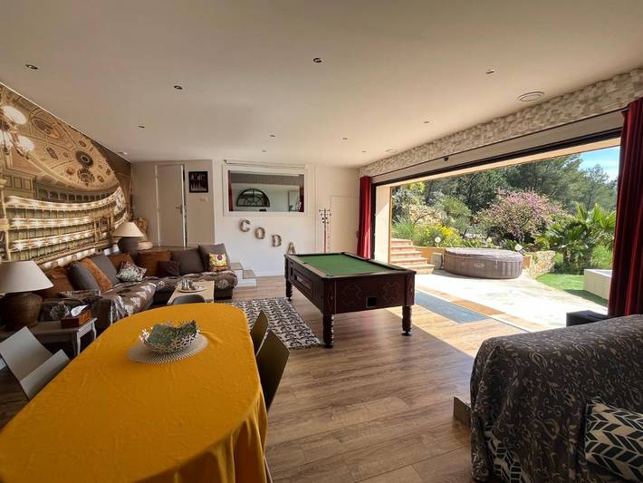 Location de vacances pour 6 personnes, avec vue ainsi que jardin et piscine à Ceyreste - 4