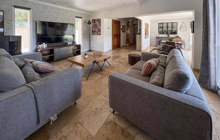 Location de vacances pour 6 personnes, avec terrasse et piscine, animaux acceptés à Uchaux - 4