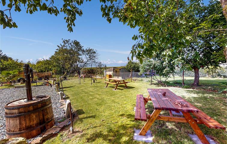 Maison de vacances pour 12 personnes, avec jardin et terrasse, animaux acceptés dans Mayenne - 2