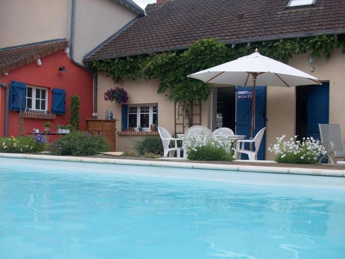 Chambre d’hôte pour 2 personnes, avec piscine et terrasse ainsi que vue et jardin dans Veuzain-sur-Loire - 2