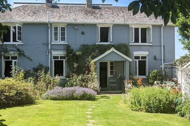 Cottage for 4 people, with Terrace and Garden in Cowes